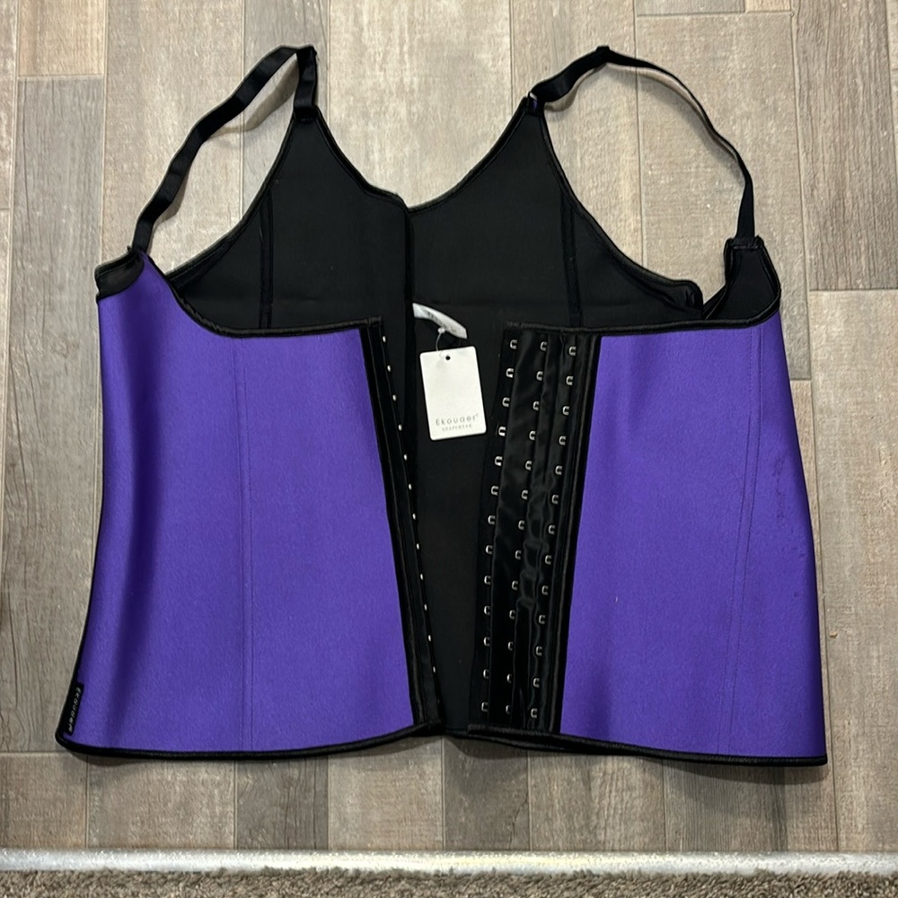 NWT Ekouaer shapewear size 6x